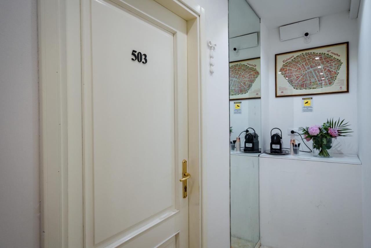 Residenza Due Torri Check In Presso Hotel Centrale Vicolo Cattani 7 Μπολόνια Εξωτερικό φωτογραφία
