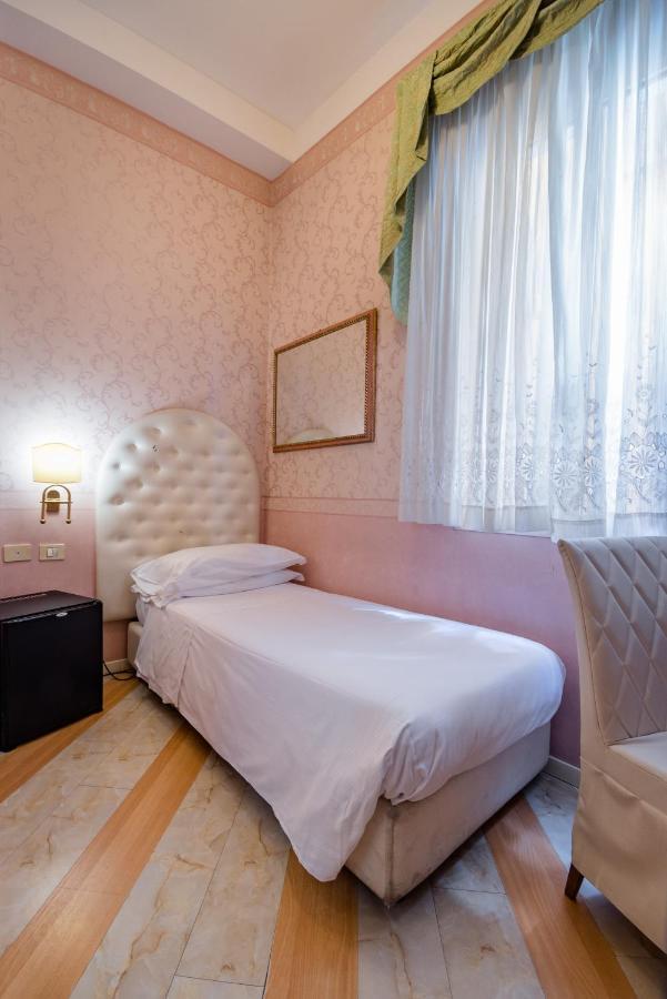 Residenza Due Torri Check In Presso Hotel Centrale Vicolo Cattani 7 Μπολόνια Εξωτερικό φωτογραφία