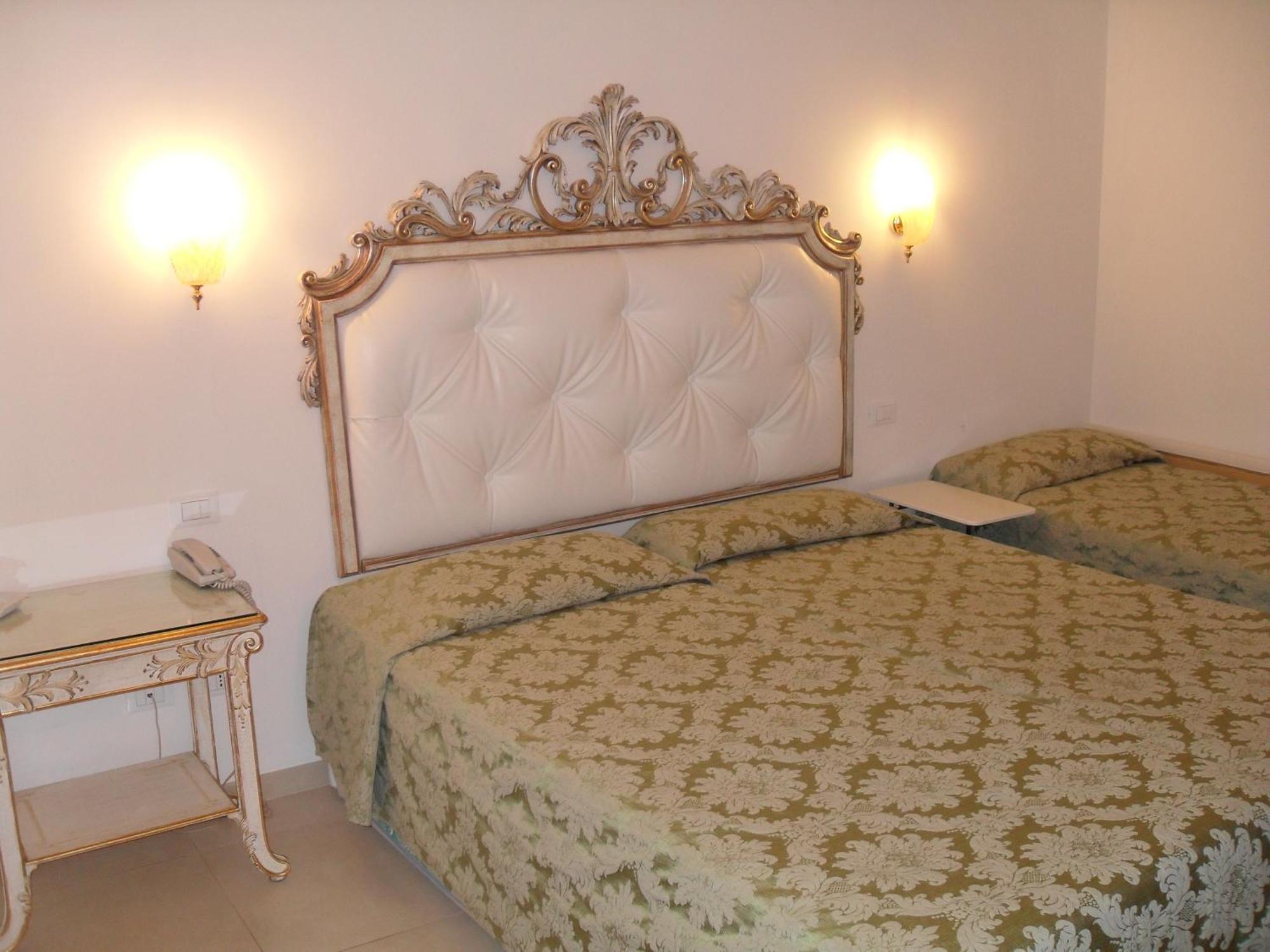 Residenza Due Torri Check In Presso Hotel Centrale Vicolo Cattani 7 Μπολόνια Εξωτερικό φωτογραφία