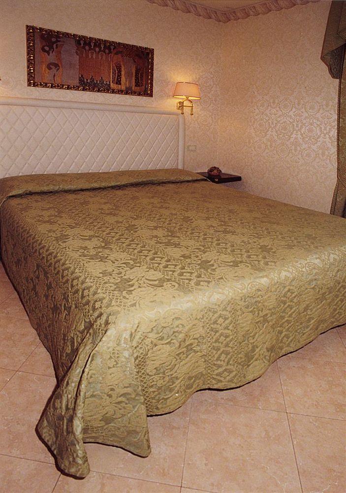 Residenza Due Torri Check In Presso Hotel Centrale Vicolo Cattani 7 Μπολόνια Εξωτερικό φωτογραφία