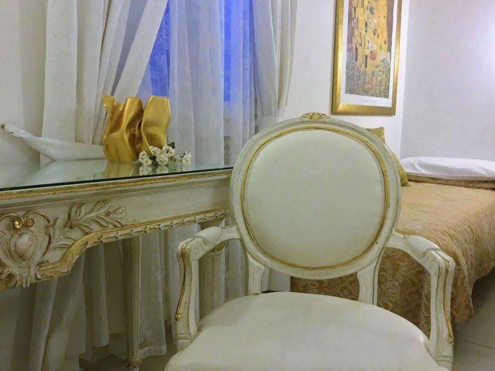 Residenza Due Torri Check In Presso Hotel Centrale Vicolo Cattani 7 Μπολόνια Εξωτερικό φωτογραφία